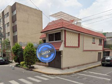Casa en Nueva Vallejo Gustavo A. Madero CDMX. Remates Exclusivos, Tu nuevo hogar te espera.