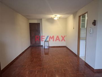 Venta Depa Primer Piso En Condominio