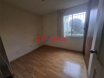 Venta Depa Primer Piso En Condominio