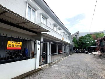 Kos Eksklusif 24 Kamar Hanya 200 meter dari Jalan Seturan Raya
