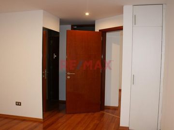Venta De Duplex De Estreno En Santa Patricia, La Molina