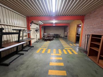 VENTA EXCELENTE LOCAL COMERCIAL EN SANTA ANITA
