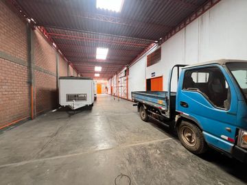 VENTA EXCELENTE LOCAL COMERCIAL EN SANTA ANITA