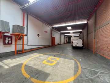 VENTA EXCELENTE LOCAL COMERCIAL EN SANTA ANITA