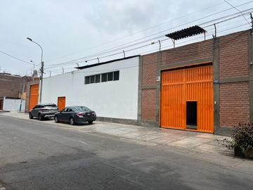 VENTA EXCELENTE LOCAL COMERCIAL EN SANTA ANITA