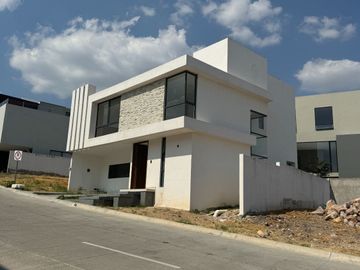 Residencial Lomas del Molino 3 Amplios Espacios y Excelentes Acabados