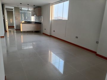 VENTA DE UN HERMOSO TRIPLEX EN SMP