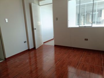 VENTA DE UN HERMOSO TRIPLEX EN SMP