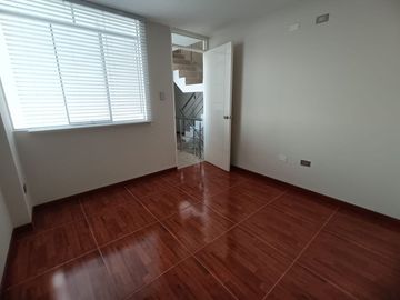 VENTA DE UN HERMOSO TRIPLEX EN SMP
