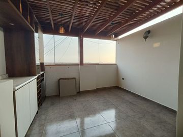 VENTA DE UN HERMOSO TRIPLEX EN SMP