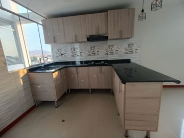 VENTA DE UN HERMOSO TRIPLEX EN SMP