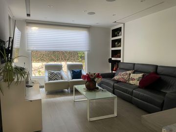 CASA DE DISEÑO EN COYOACAN CON EXCELENTES ESPACIOS Y LUZ NATURAL