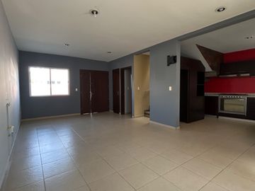 BONITA CASA EN VENTA EN PRIVADA CIRUELOS DENTRO DE EL MIRADOR, QUERETARO