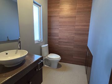 BONITA CASA EN VENTA EN PRIVADA CIRUELOS DENTRO DE EL MIRADOR, QUERETARO