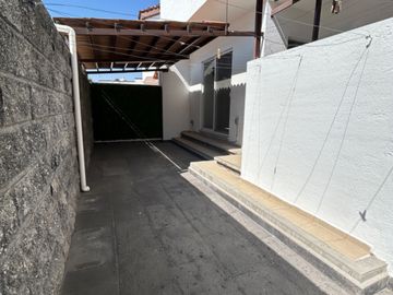 BONITA CASA EN VENTA EN PRIVADA CIRUELOS DENTRO DE EL MIRADOR, QUERETARO