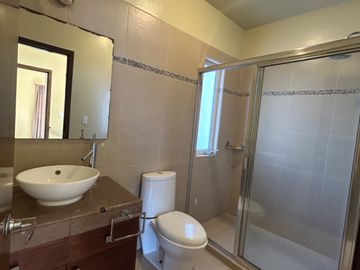 BONITA CASA EN VENTA EN PRIVADA CIRUELOS DENTRO DE EL MIRADOR, QUERETARO