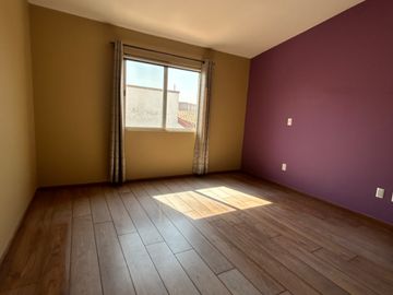 BONITA CASA EN VENTA EN PRIVADA CIRUELOS DENTRO DE EL MIRADOR, QUERETARO