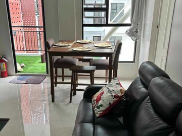 Fully Furnished 2-Bedroom Resale Unit with Parking at Royal Ocean Crest Mactan in Basak Sudtunggan Lapu-Lapu City