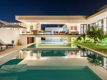 CASA DE LUJO CON MASTER SUITE DE 36M2
