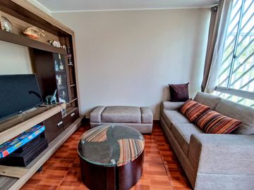 ¡Se Oferta! Venta De Casa Amoblada De 2 Pisos En Villa Club 4, Carabayllo, Frente A Un Parque. Oportunidad Única, Entrega Inmediata.