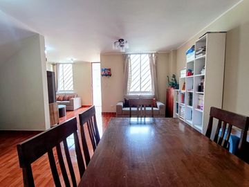 ¡Se Oferta! Venta De Casa Amoblada De 2 Pisos En Villa Club 4, Carabayllo, Frente A Un Parque. Oportunidad Única, Entrega Inmediata.