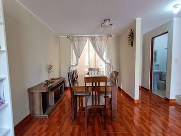 ¡Se Oferta! Venta De Casa Amoblada De 2 Pisos En Villa Club 4, Carabayllo, Frente A Un Parque. Oportunidad Única, Entrega Inmediata.