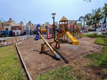 ¡Se Oferta! Venta De Casa Amoblada De 2 Pisos En Villa Club 4, Carabayllo, Frente A Un Parque. Oportunidad Única, Entrega Inmediata.