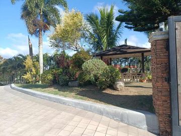 Spacious Rest House for Sale in Tagaytay