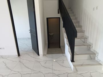 Rumah Dijual SIAP HUNI Bergaya Eropa Area Grand Depok City Dekat Jl Margonda Stasiun Depok [AR110]