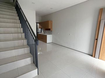 RUMAH DIJUAL MURAH PERUMAHAN 2 LANTAI DI CINANGKA SAWANGAN DEPOK DEKAT TERMINAL PONDOK CABE JUAL