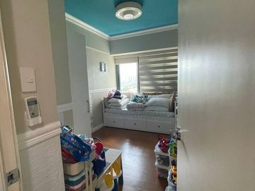 FULLY FURNISHED 2BR CONDOMINIUM UNIT FOR SALE IN ONE ROCKWELL, MAKATI CITY