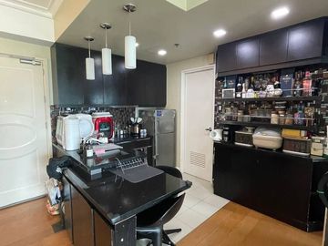 FULLY FURNISHED 2BR CONDOMINIUM UNIT FOR SALE IN ONE ROCKWELL, MAKATI CITY