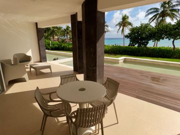 Exclusivo Departamento Frente al Mar en Mareazul: Lujo y Conexión en la Riviera Maya