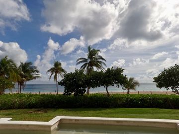 Exclusivo Departamento Frente al Mar en Mareazul: Lujo y Conexión en la Riviera Maya