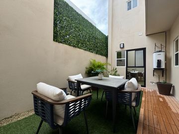 Venta de casa en Playa del Carmen – Entrega inmediata en Jardines de Mayakoba, ideal para tu familia, con alberca y seguridad