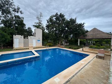 Venta de casa en Playa del Carmen – Entrega inmediata en Jardines de Mayakoba, ideal para tu familia, con alberca y seguridad