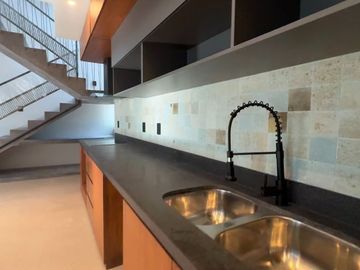 Venta de Casa de Lujo en Senderos de Mayakoba, Playa del Carmen | Alberca Privada, Rooftop con Firepit + Terraza Panorámica