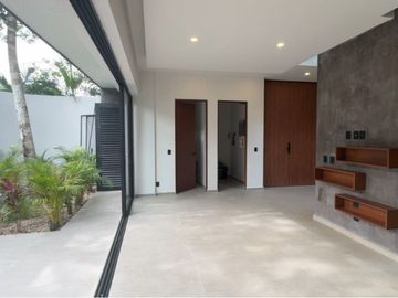 Venta de Casa de Lujo en Senderos de Mayakoba, Playa del Carmen | Alberca Privada, Rooftop con Firepit + Terraza Panorámica