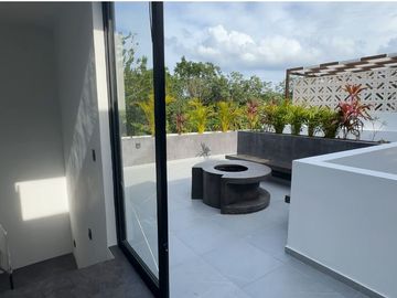 Venta de Casa de Lujo en Senderos de Mayakoba, Playa del Carmen | Alberca Privada, Rooftop con Firepit + Terraza Panorámica