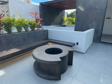 Venta de Casa de Lujo en Senderos de Mayakoba, Playa del Carmen | Alberca Privada, Rooftop con Firepit + Terraza Panorámica