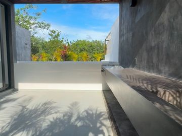 Venta de Casa de Lujo en Senderos de Mayakoba, Playa del Carmen | Alberca Privada, Rooftop con Firepit + Terraza Panorámica
