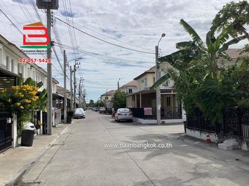 ทาวน์เฮาส์ หมู่บ้านพฤกษาวิลล์ บางนา-เอแบค เนื้อที่ 26.3 ตรว. ถนนบางนา-ตราด อ.บางเสาธง จ.สมุทรปราการ