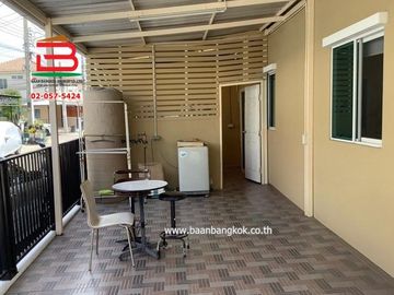 ทาวน์เฮาส์ หมู่บ้านพฤกษาวิลล์ บางนา-เอแบค เนื้อที่ 26.3 ตรว. ถนนบางนา-ตราด อ.บางเสาธง จ.สมุทรปราการ