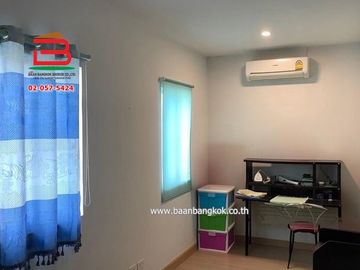 ทาวน์เฮาส์ หมู่บ้านพฤกษาวิลล์ บางนา-เอแบค เนื้อที่ 26.3 ตรว. ถนนบางนา-ตราด อ.บางเสาธง จ.สมุทรปราการ