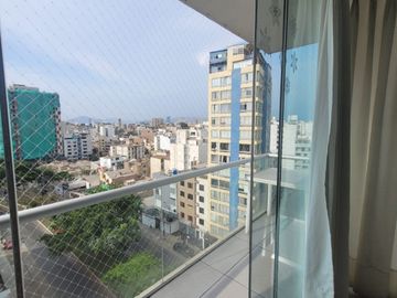 AMPLIO Y HERMOSO DEPARTAMENTO CON VISTA PANORAMICA  EN LA CUADRA 6 DE LA  AV. PRINCIPAL - SURQUILLO