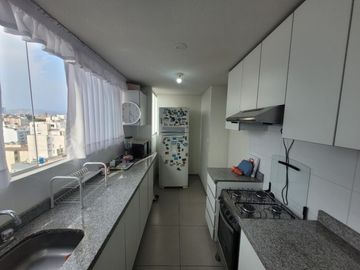 AMPLIO Y HERMOSO DEPARTAMENTO CON VISTA PANORAMICA  EN LA CUADRA 6 DE LA  AV. PRINCIPAL - SURQUILLO