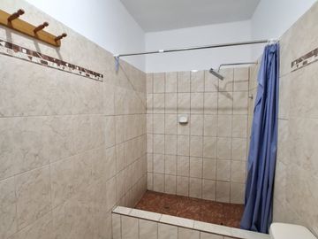 SE VENDE DEPARTAMENTO DE 200M2 EN 1ER PISO CON COCHERA EN SAN JUAN DE LURIGANCHO