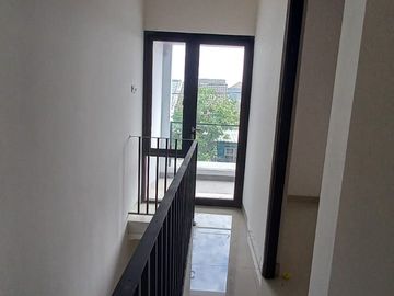 Rumah Murah Modern Gununganyar Perumahan Royal Paka dkt Rungkut MERR