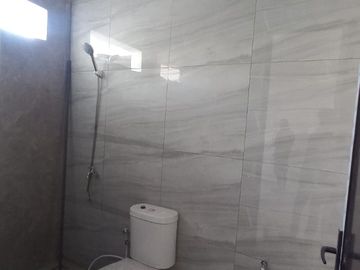 Rumah Murah Modern Gununganyar Perumahan Royal Paka dkt Rungkut MERR