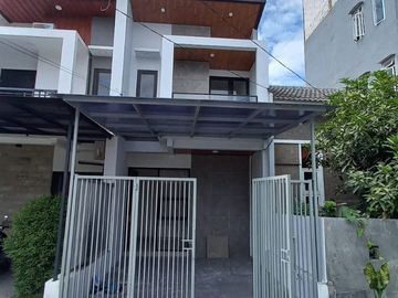 Rumah Murah Modern Gununganyar Perumahan Royal Paka dkt Rungkut MERR